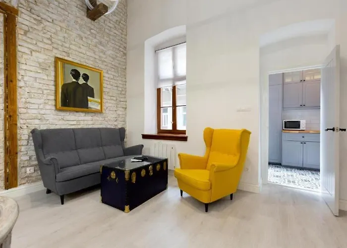 Vintage Vibe: Your Central City Escape